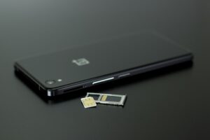 Co to jest eSIM i jak go włączyć? Prosty poradnik krok po kroku